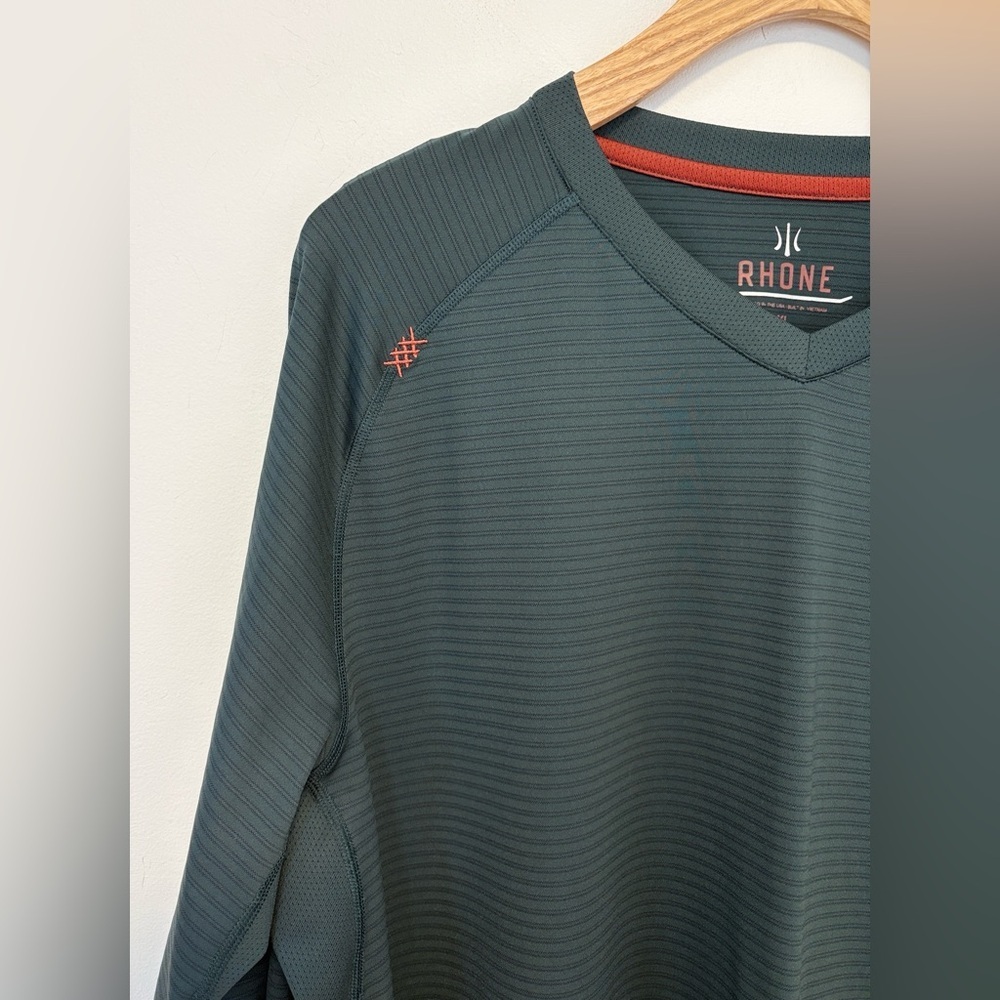 Rhone Men's Long Sleeve V-Neck Striped Athletic Workout Shirt , sz : XL - Picture 5 of 7